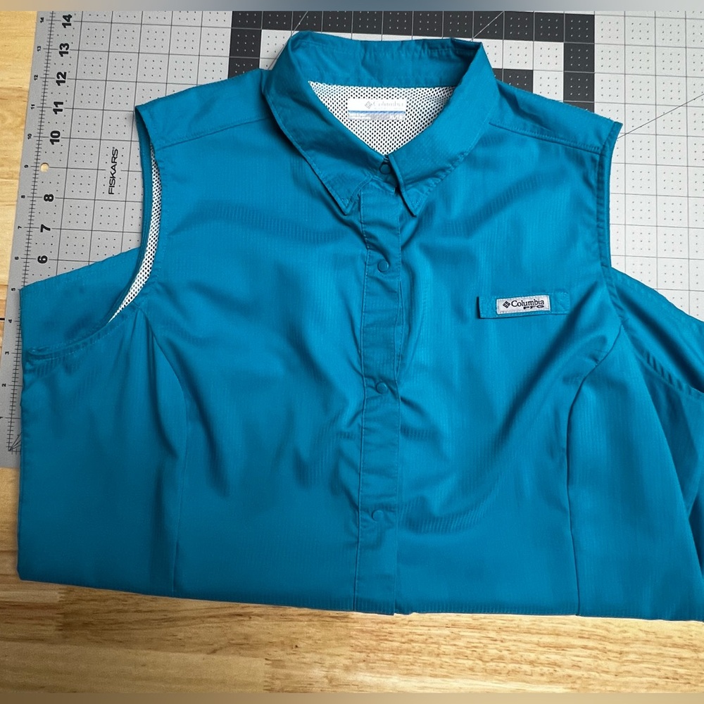 Columbia Women's Blue Sleeveless Snap Down Shirt Sz XL